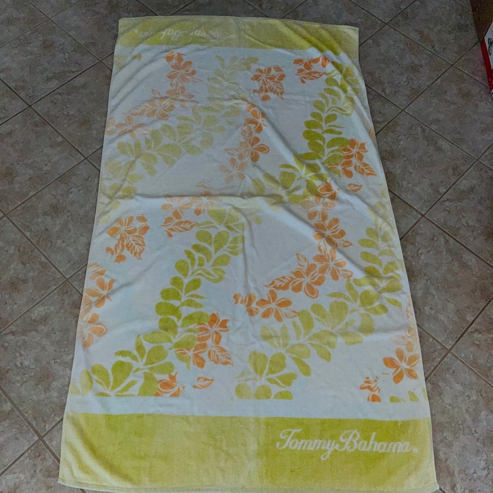 Tommy Bahama Relax Beach Towel Floral Palm Leaf Print Yellow Orange Green White